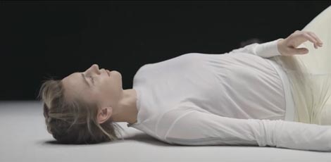 CocoonDance Company, Bonn, Njemačka: Body Shots, kor. Rafaele Giovanola, foto: screenshot Youtube