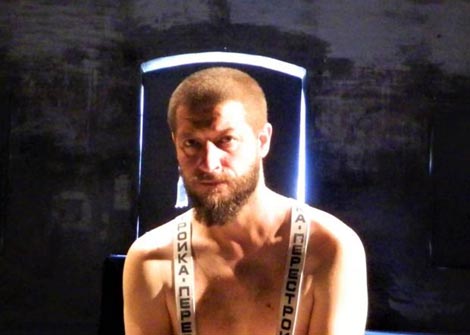 Boris Kadin u performansu Što nas Eshilova Orestija danas može naučiti?