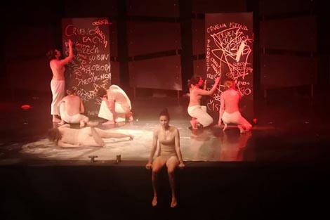 Plesna udruga Tiramola, Split: Crveno kao zeleno, autorice i koreografkinje Nikolina Dolfić i Lucija Zalović