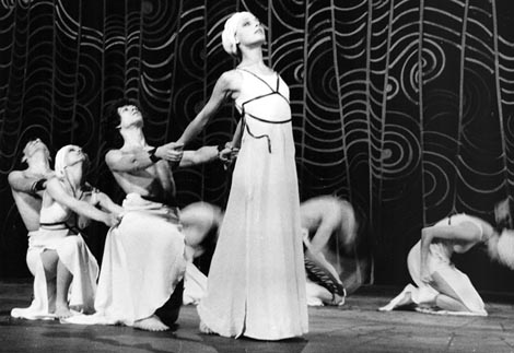 Studio za suvremeni ples, Zagreb: Prsten, kor. Tihana Škrinjarić, foto: Saša Novković, 1977.