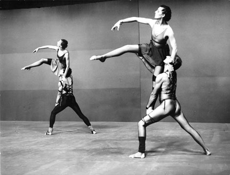 Studio za suvremeni ples, Zagreb: Soneti, kor. Miljenko Vikic, foto: Marija Braut, 1985.