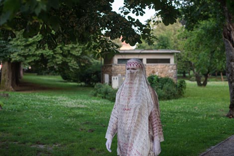 Ksenija Kordić: Feministički niqab, performans, foto: Petra Travinić