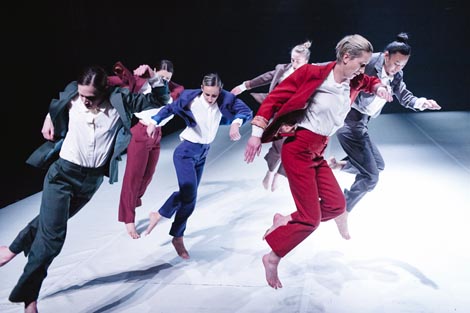 Zagrebački plesni ansambl: Up & up / Gore, kor. Ferenc Fehér, foto: Marko Ercegović