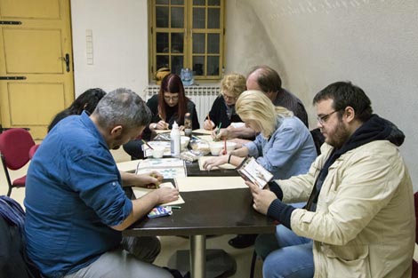 Nikolina Butorac: radionica Prirodni anestetici. 18. Performance Art Festival, Osijek, 2018. foto: Andrea Knezović