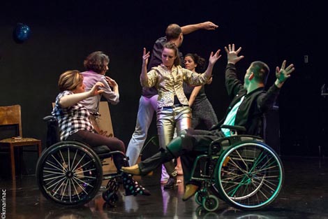 Inkluzivni kolektiv za istraživanje pokreta – IMRC, Zagreb, i Aleksandra Janeva Imfeld: Nukleon, kor. Aleksandra Janeva Imfeld & Iva Nerina Sibila, foto: Krunoslav Marinac