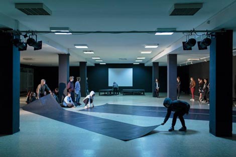 Marmot, Zagreb (u suradnji s Teatrom &TD, Zagreb): Razlikovanja, kor. Irma Omerzo, foto: Damir Žižić