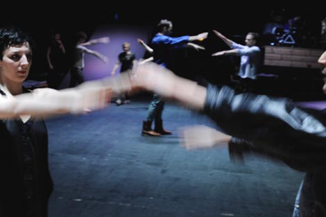 Damaged Goods: Sketches/Notebook, kor. Meg Stuart, foto: © Iris Janke, www.impulstanz.com