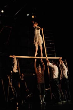 Cirk La Putyka, Slapstick Sonata, red. Maksim Komaro, foto: Sinisa Glogoski