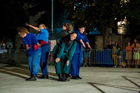 Studio za suvremeni ples, Zagreb: Spektakl, kor. Irma Omerzo, foto: © Jelena Janković & Andi Bančić