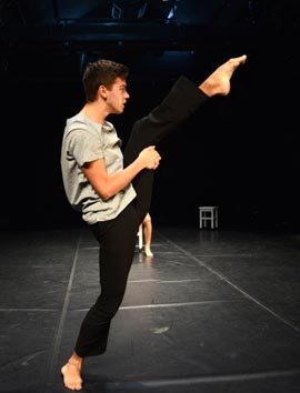 Mirjana Preis i Studio za suvremeni ples, Zagreb: Starost – Alzheimer café, kor. Mirjana Preis