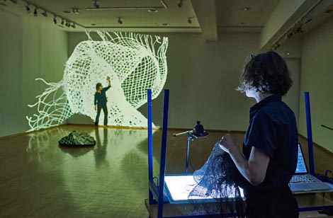 Multimedijalna koliba i Play / Pause – Paint Film, Müller: Stidljivost drveća, autori: Dubravko Mihanović Šimičić, Michaela Müller, Zrinka Šimičić Mihanović, Filip Šovagović, foto: Jasenko Rasol